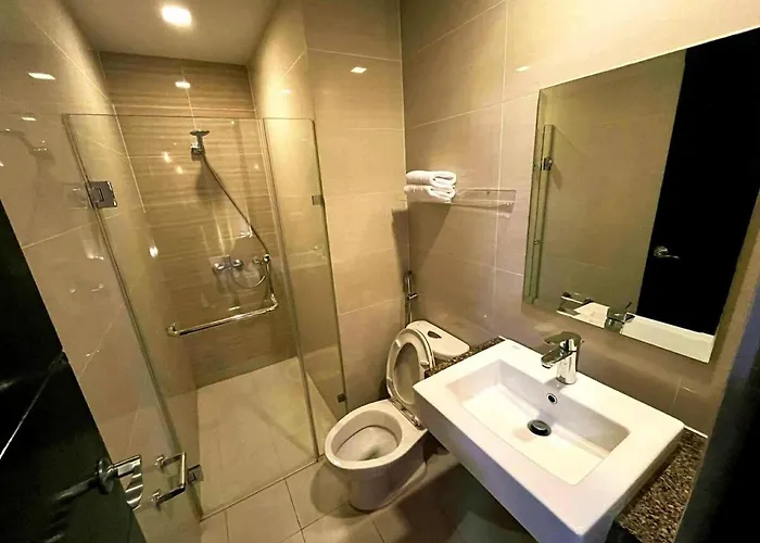 Cozy 81 Newport Near Naia Airport Balcony *