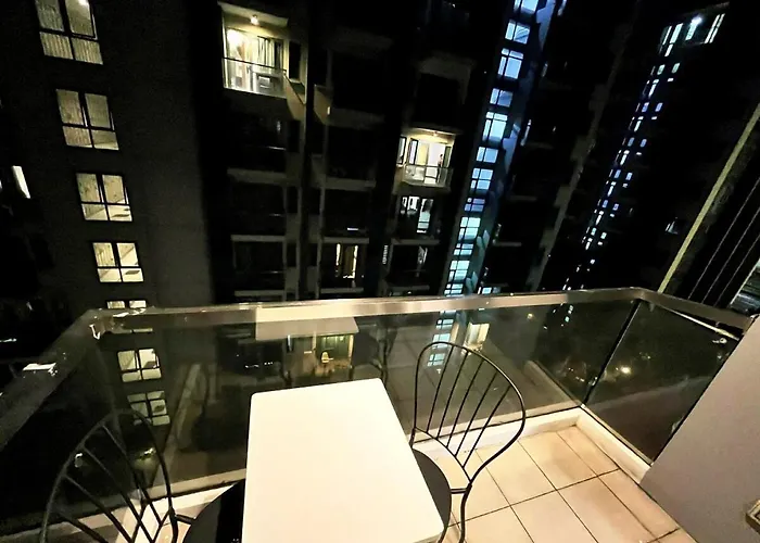 Cozy 81 Newport Near Naia Airport Balcony