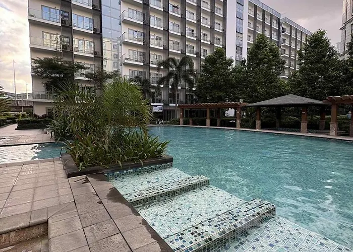 Cozy 81 Newport Near Naia Airport Balcony * Manila